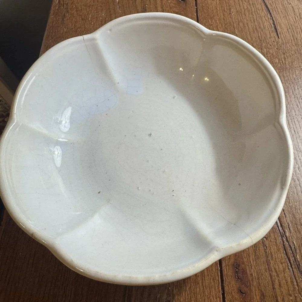 Vintage Art Deco McCoy Pottery Fruit Bowl 7528 Lt Blue Scalloped Rim Pre Owned